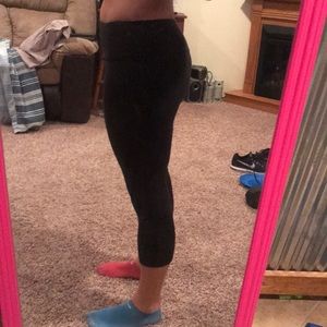 Lululemon size 6 crops